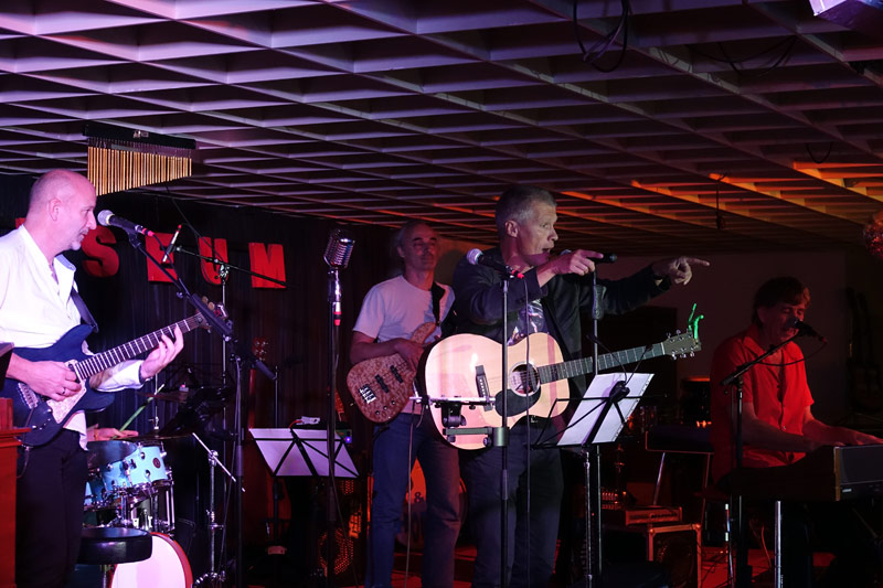 05 - SIMPLY THE BEST