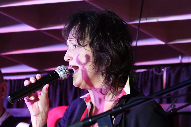 09 - SIMPLY THE BEST - KARIN JAMMER