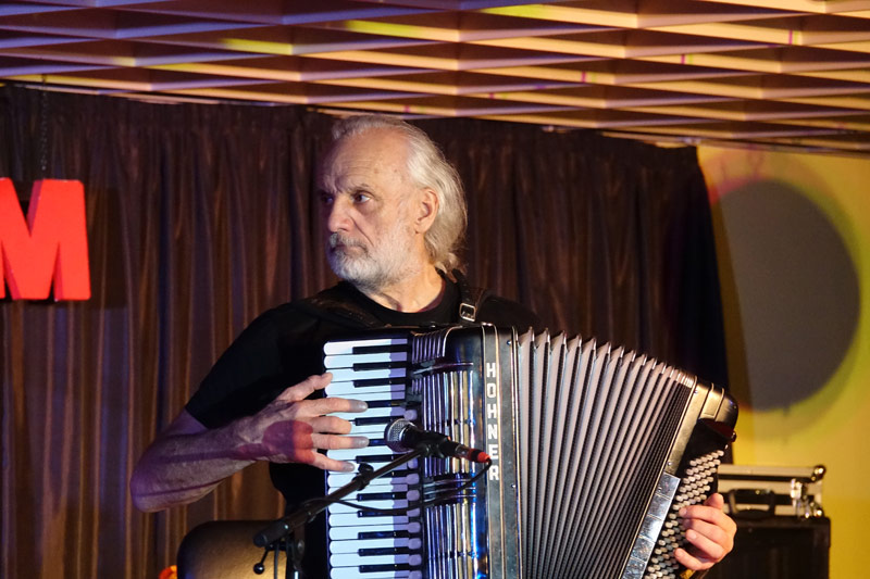 12 - SIMPLY THE BEST - MANFRED JAMMER