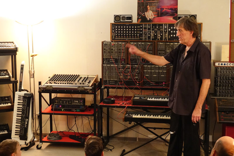 01 - ORF LANGE NACHT DER MUSEEN - SYNTHESIZER ROLAND SYSTEM 100 M