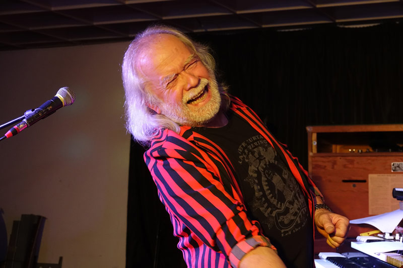 01 - WINSTON O'BOOGIE - PETER MAYR