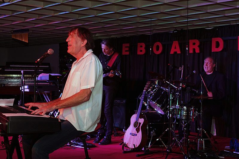 09 - SONGS OF DEATH - GERT PRIX, HARRY HOLLER UND ROLF HOLUB