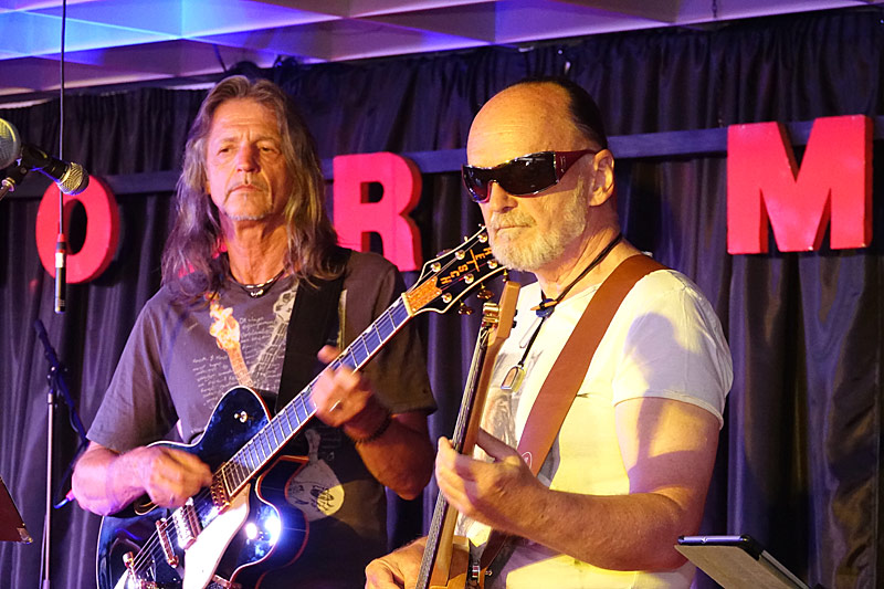 06 - SCHOOL 'S OUT - HARRY HOLLER UND TOM PIBER