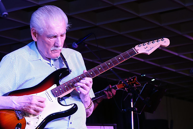 07 - SCHOOL 'S OUT - HEINZ GATEJ