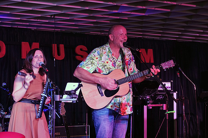 08 - SCHOOL 'S OUT - HEIDI UND HERBERT BRANDSTÄTTER