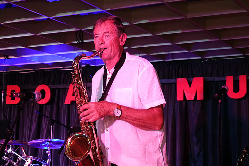 12 - SCHOOL 'S OUT - ALBERT JÖBSTL