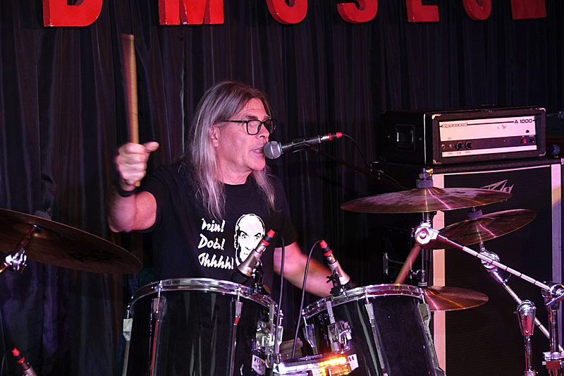 13 - ORF LANGE NACHT DER MUSEEN - ROMAN FLAMMERSFELD ERZÄHLT DIE GESCHICHTE DES SCHLAGZEUGS