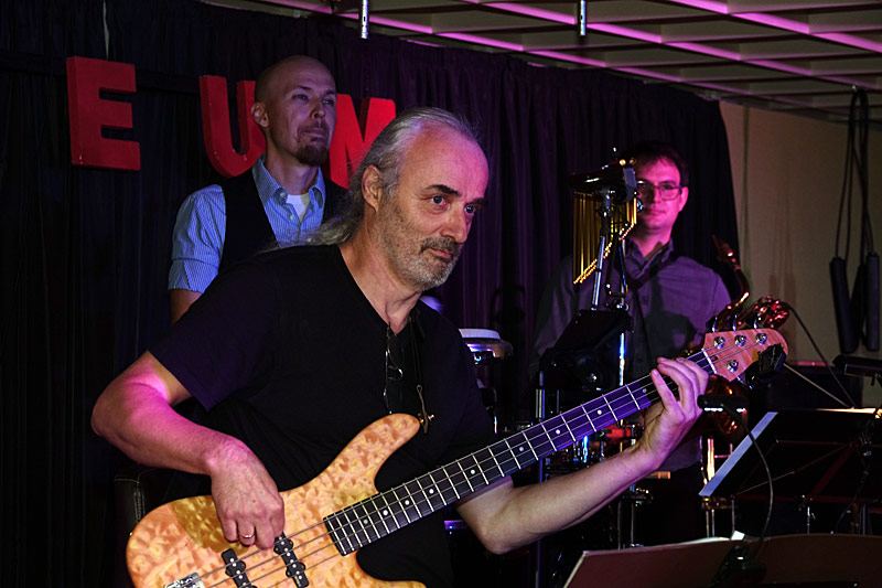 10 - BAND OVER TROUBLED WATER - MANFRED KANDUTH