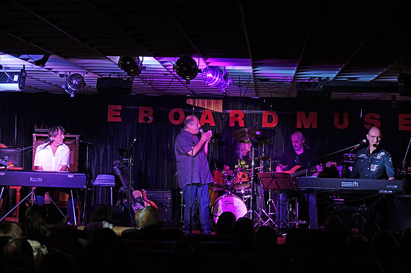 11 - BAND OVER TROUBLED WATER