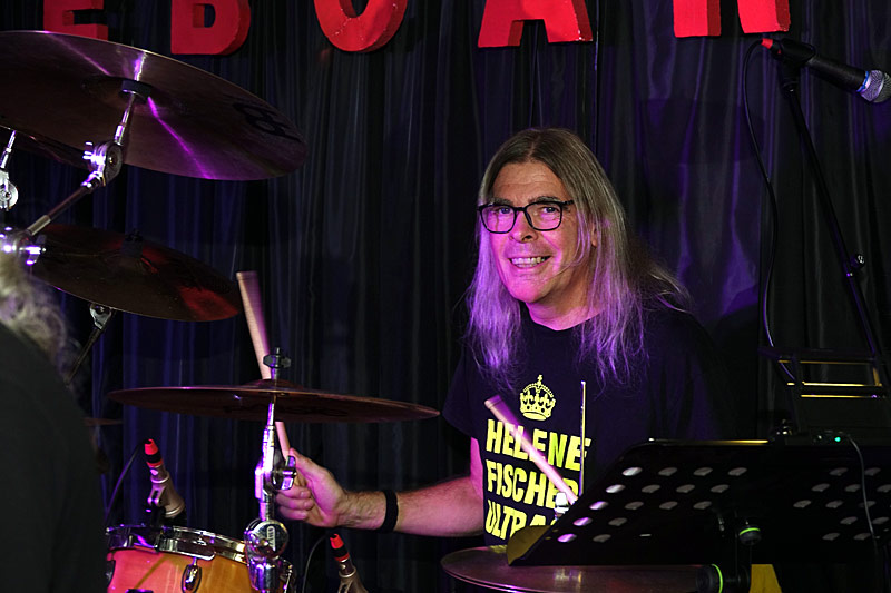 14 - BAND OVER TROUBLED WATER - ROMAN FLAMMERSFELD