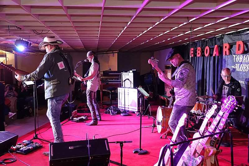 02 - TOBACCO ROAD BLUES BAND