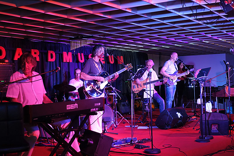 17 - SONG CONTEST PARTY