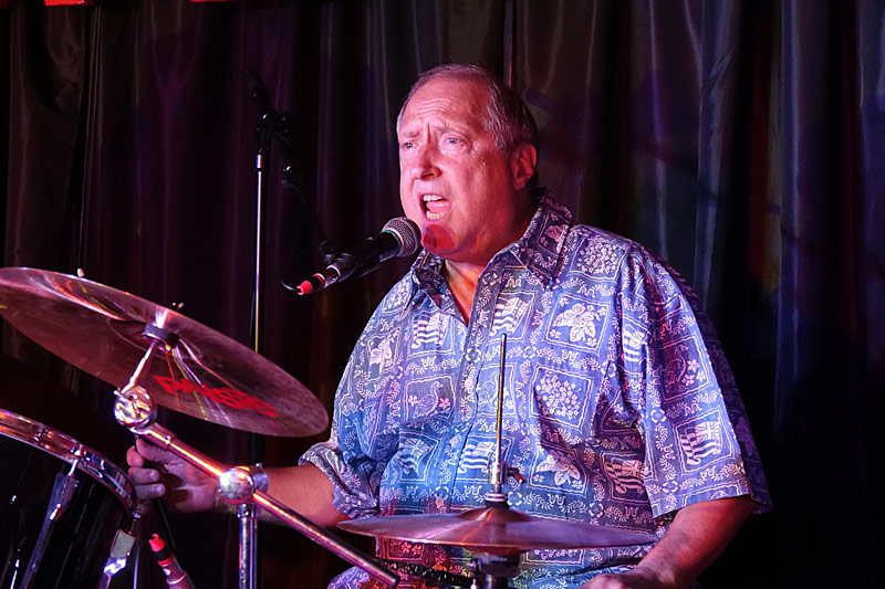 03 - SCHOOL'S OUT - ROLF HOLUB