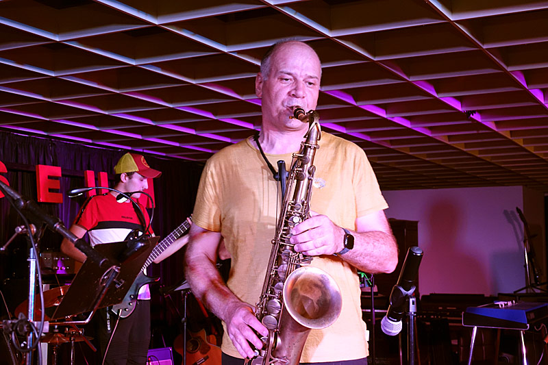 11 - SCHOOL'S OUT - RUDI BRANDSTÄTTER