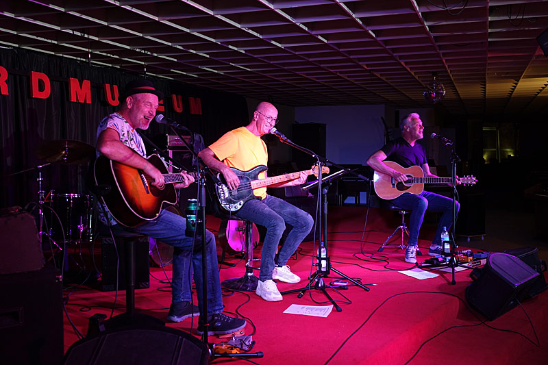 02 - OSSI HUBER & BAND