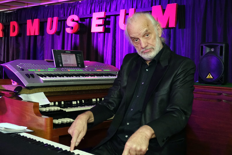 03 - UDO TRIBUTE BAND - MANFRED JAMMER