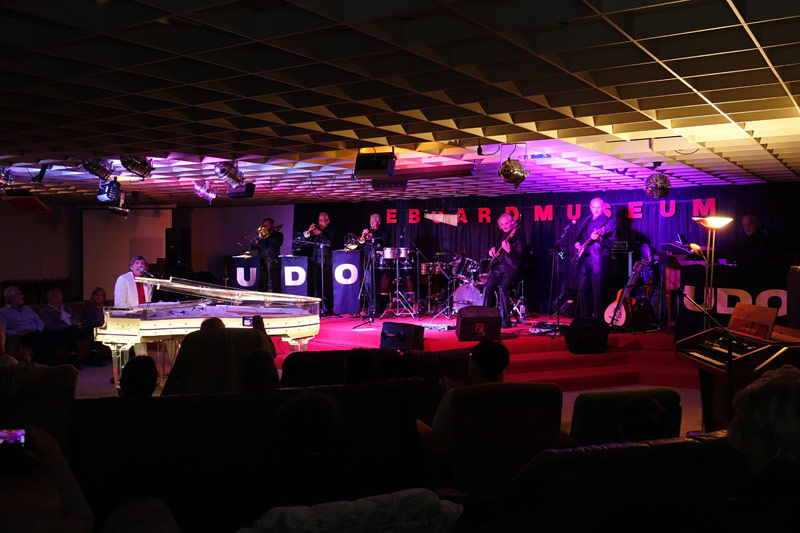 08 - UDO TRIBUTE BAND