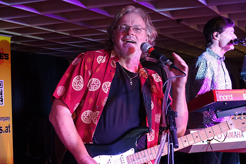 03 - ROARING SIXTIES COMPANY - WERNER POGLITS