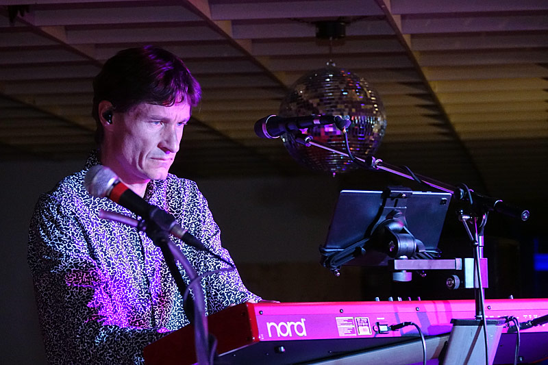 04 - ROARING SIXTIES COMPANY - MARTIN OBERMAIER