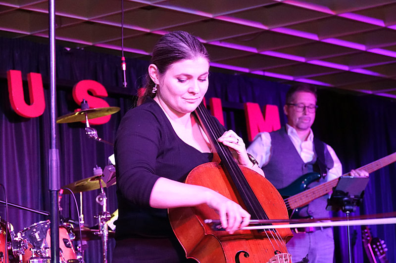 05 - LET IT BEAT - ALENKA PIOTROWICZ