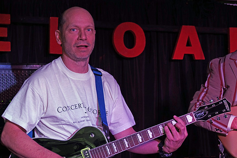 07 - LET IT BEAT - TONY HAAS