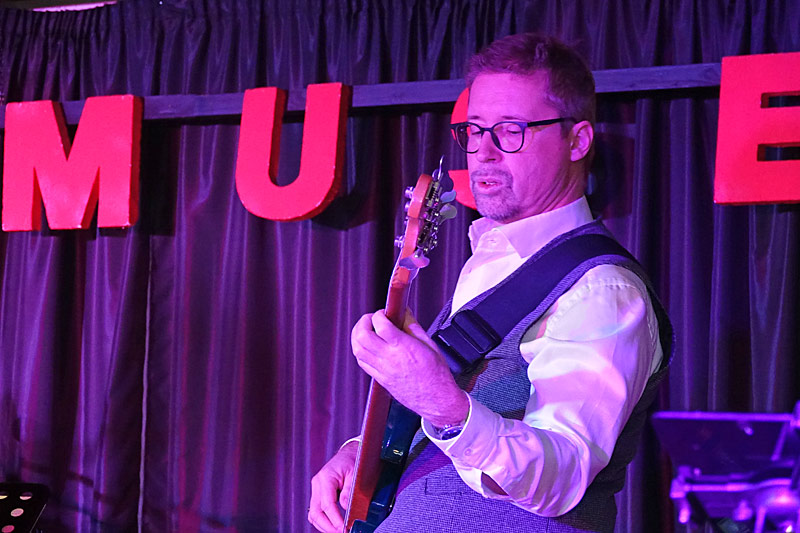 12 - LET IT BEAT - GERNOT PANSI