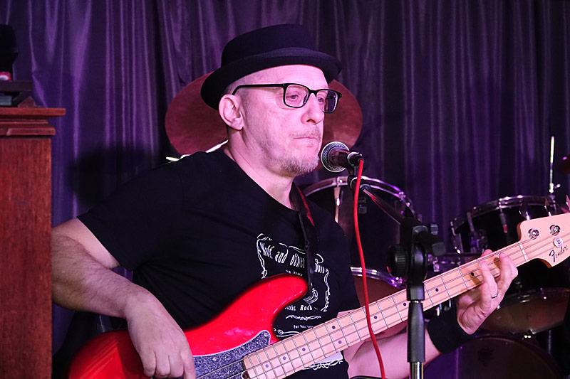 01 - WOLF & OTHER ANIMALS - FRANKIE