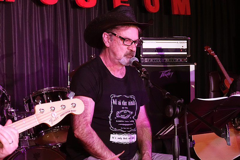 03 - WOLF & OTHER ANIMALS - BUBU