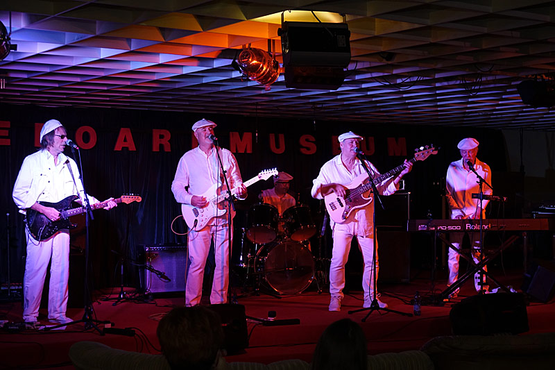 09 - THE RUBETTES