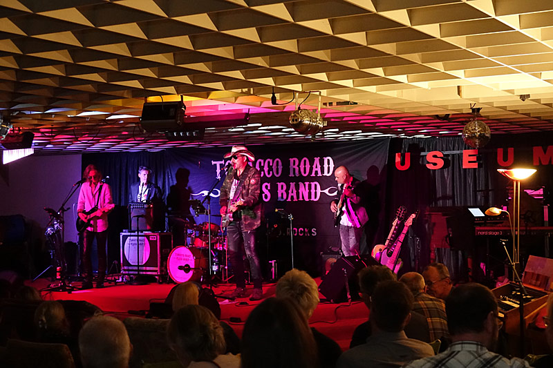 02 - TOBACCO ROAD BLUES BAND