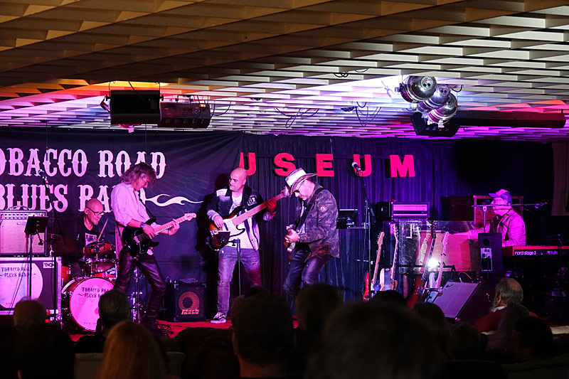 05 - TOBACCO ROAD BLUES BAND