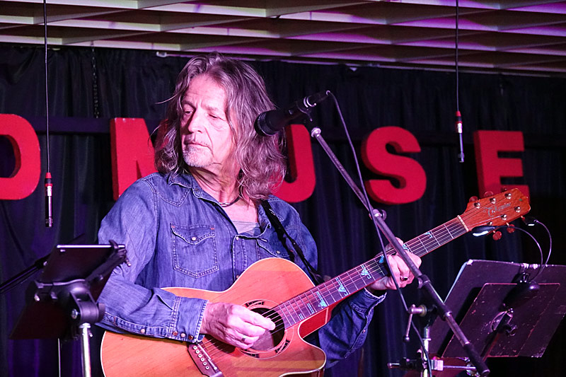 12 - SONGS OF DEATH - HARRY HOLLER