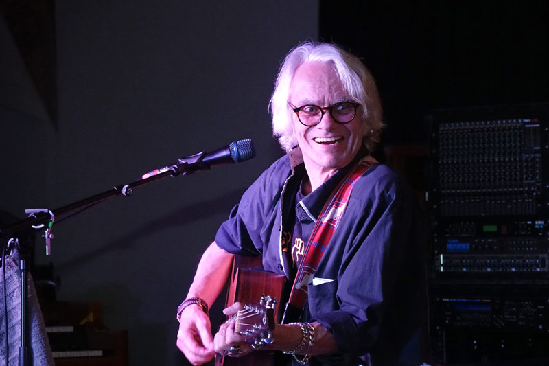 01 - EIN ABEND ZU DRITT - ULLI BÄER