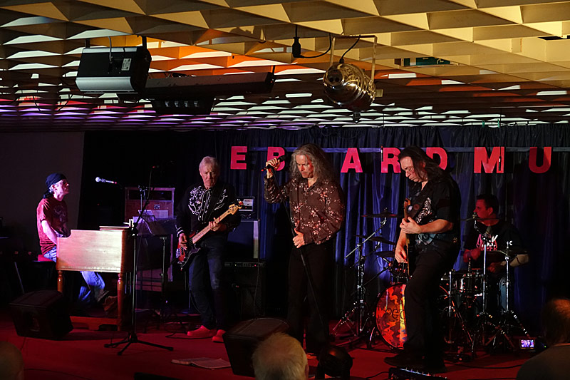 02 - NICK SIMPER UND NASTY HABITS