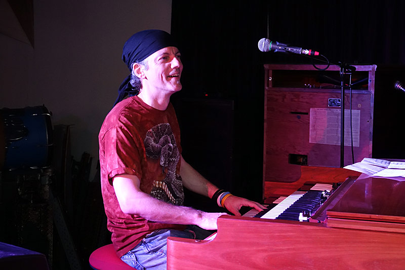 04 - NICK SIMPER UND NASTY HABITS - IGOR METZELTIN