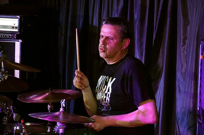 06 - NICK SIMPER UND NASTY HABITS - PETER BRKUSIC