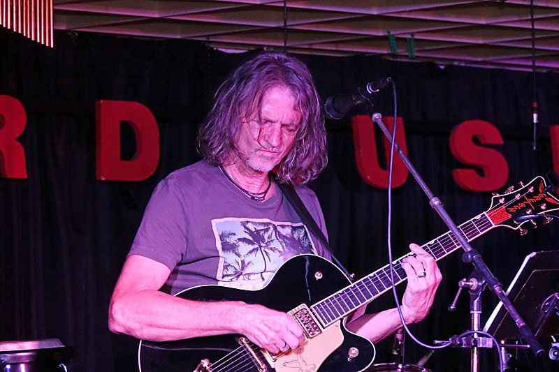 10 - SONG CONTEST PARTY - HARRY HOLLER