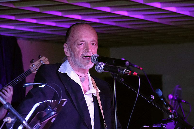 19 - SONG CONTEST PARTY - TOM PIBER