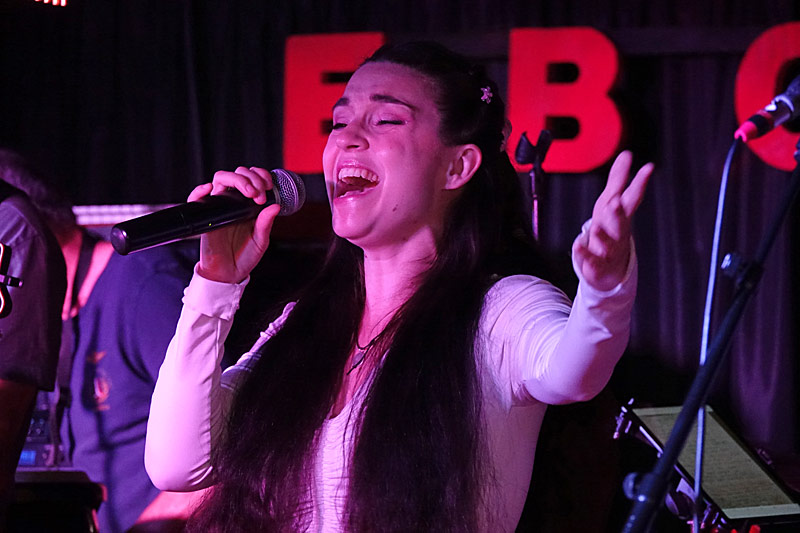 24 - SONG CONTEST PARTY - NADINE BEILER