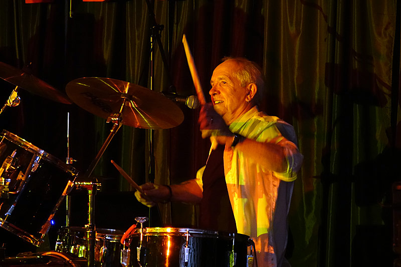 06 - DOZY, BEAKY, MICK & TICH - JOHN "MICK" HATCHMAN