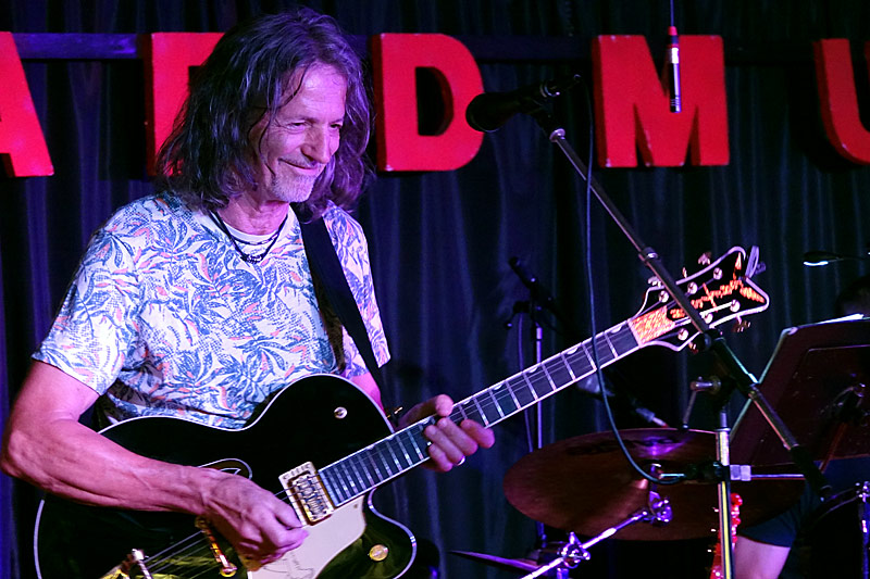 07 - SCHOOL'S OUT - HARRY HOLLER