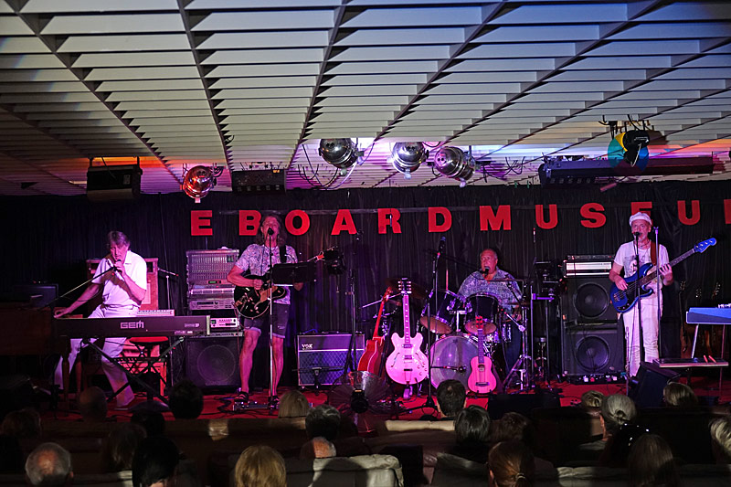 11 - SCHOOL'S OUT - BEACH BAND