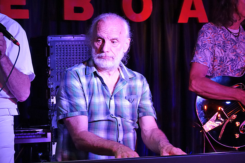 12 - SCHOOL'S OUT - MANFRED JAMMER