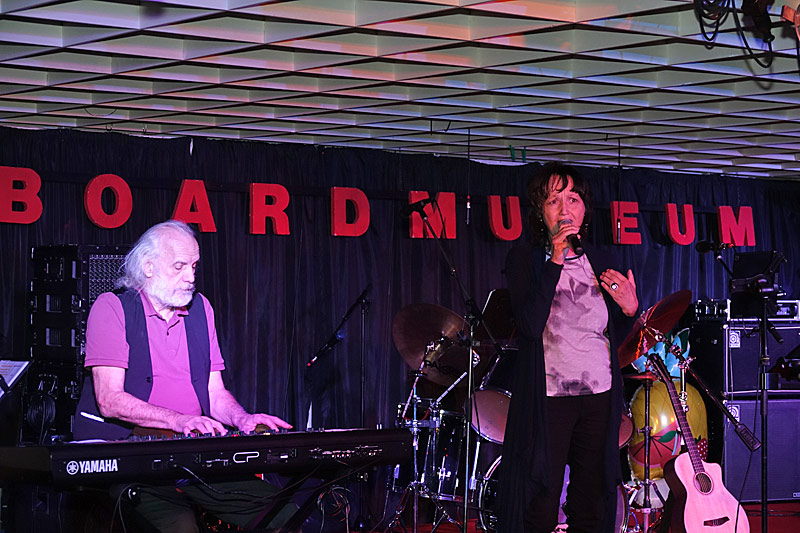 11 - SONGS OF DEATH - KARIN UND MANFRED JAMMER