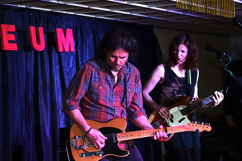 05 - HANSI AND THE GRETELS - HANSI UND LISI RAINER