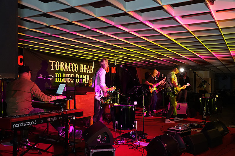 07 - TOBACCO ROAD BLUES BAND