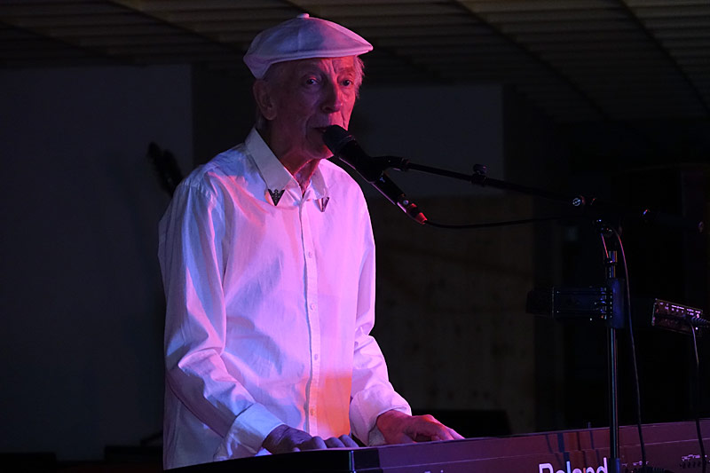 01 - THE RUBETTES FEAT. BILL HURD - BILL HURD