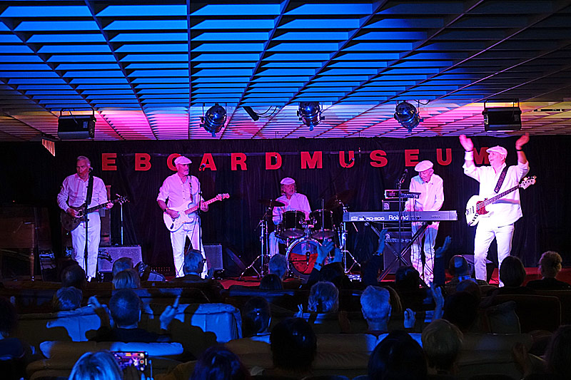 02 - THE RUBETTES FEAT. BILL HURD