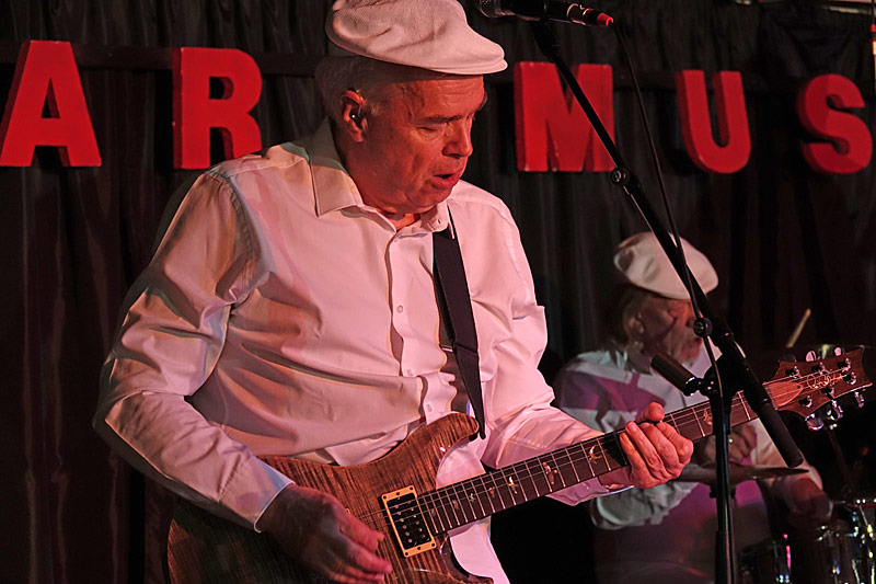 04 - THE RUBETTES FEAT. BILL HURD - RODNEY CHAGALL