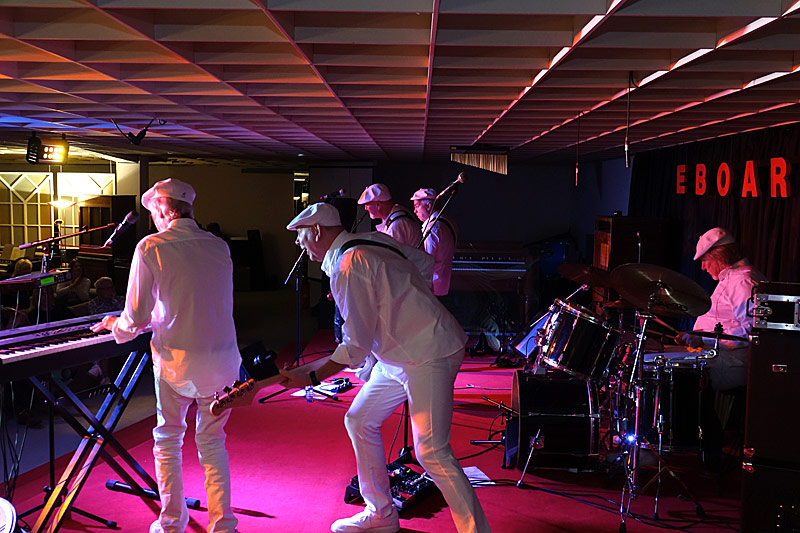 05 - THE RUBETTES FEAT. BILL HURD